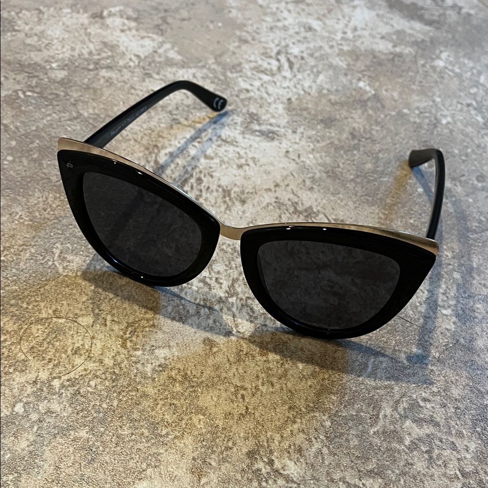 Chic Black and Gold Women's Sunglasses